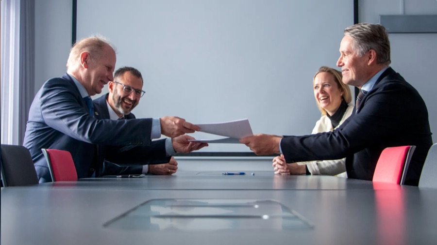 Uniper och Axess Logistics skriver under avtal